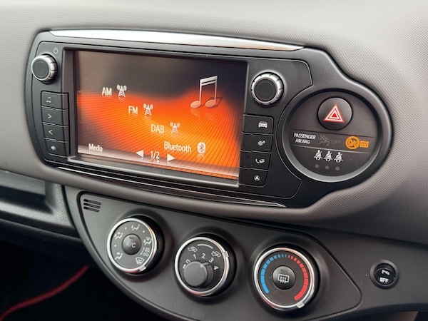 Used Toyota Yaris 2015 for sale - 76325969: Photo 20