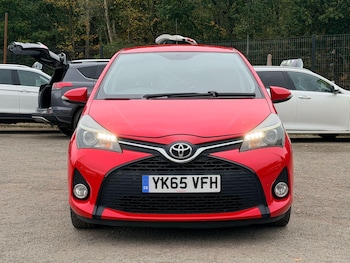 Used Toyota Yaris 2015 for sale - 76325969: Photo 2
