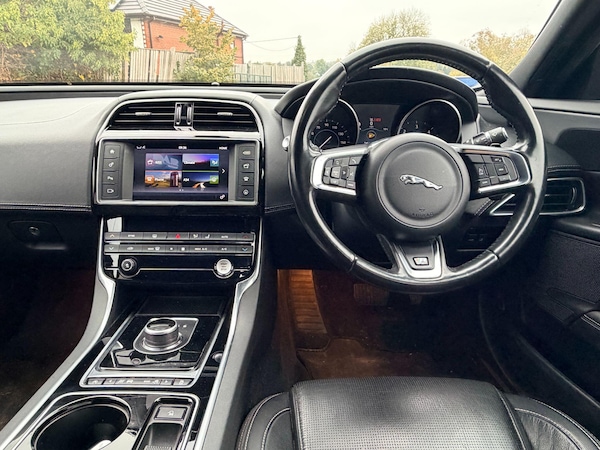 Used Jaguar XE 2017 for sale - 76282878: Photo 20