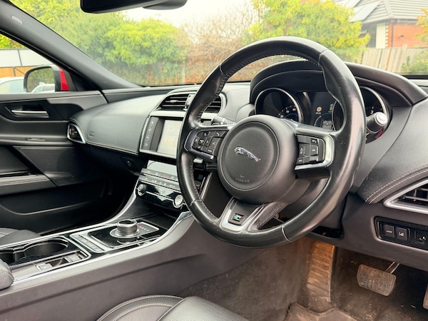 Used Jaguar XE 2017 for sale - 76282878: Photo 22