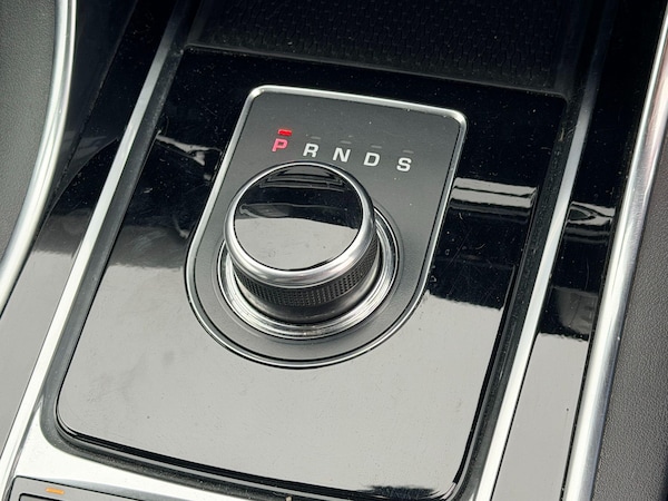 Used Jaguar XE 2017 for sale - 76282878: Photo 23
