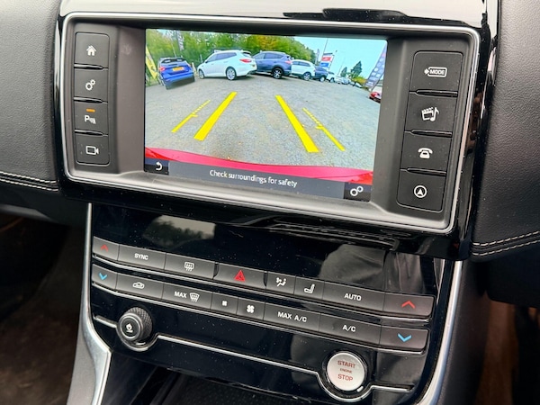 Used Jaguar XE 2017 for sale - 76282878: Photo 24