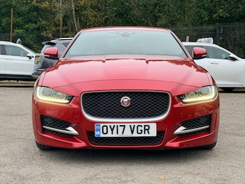 Used Jaguar XE 2017 for sale - 76282878: Photo 2