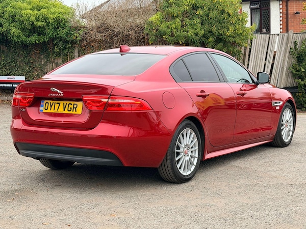 Used Jaguar XE 2017 for sale - 76282878: Photo 4