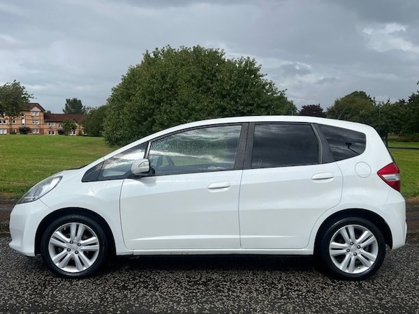 Used Honda Jazz 2015 for sale - 75537815: Photo 2