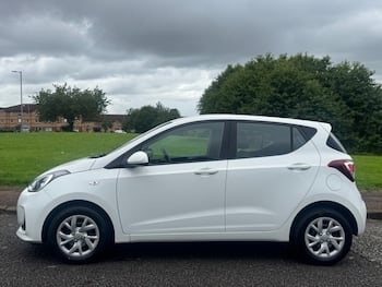 Used Hyundai i10 2018 for sale - 79518302: Photo