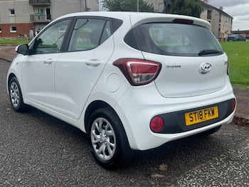 Used Hyundai i10 2018 for sale - 79518302: Photo