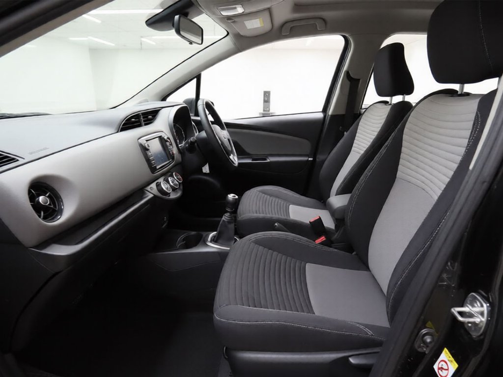 Used Toyota Yaris 2017 for sale - 78030408: Photo 4