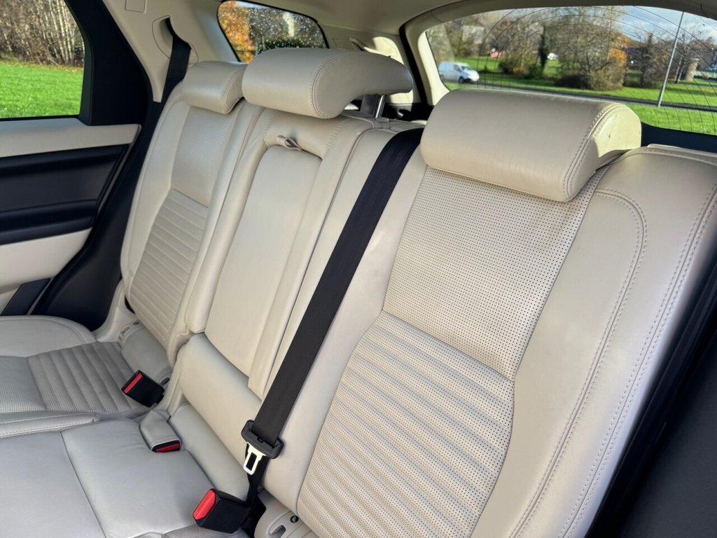 Used Land Rover Discovery Sport 2015 for sale - 76536165: Photo 17