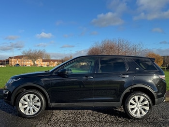 Used Land Rover Discovery Sport 2015 for sale - 76536165: Photo