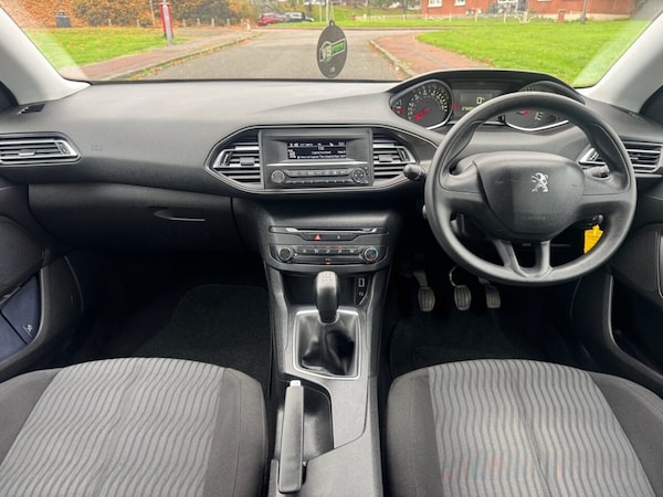 Used Peugeot 308 2016 for sale - 76092502: Photo 18
