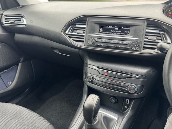 Used Peugeot 308 2016 for sale - 76092502: Photo 32