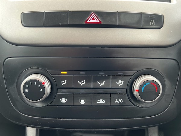 Used Kia Venga 2015 for sale - 75242562: Photo 38