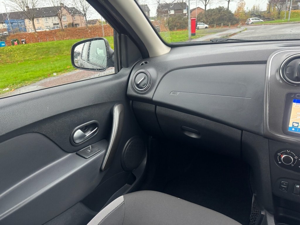 Used Dacia Sandero Stepway 2017 for sale - 76617266: Photo 22