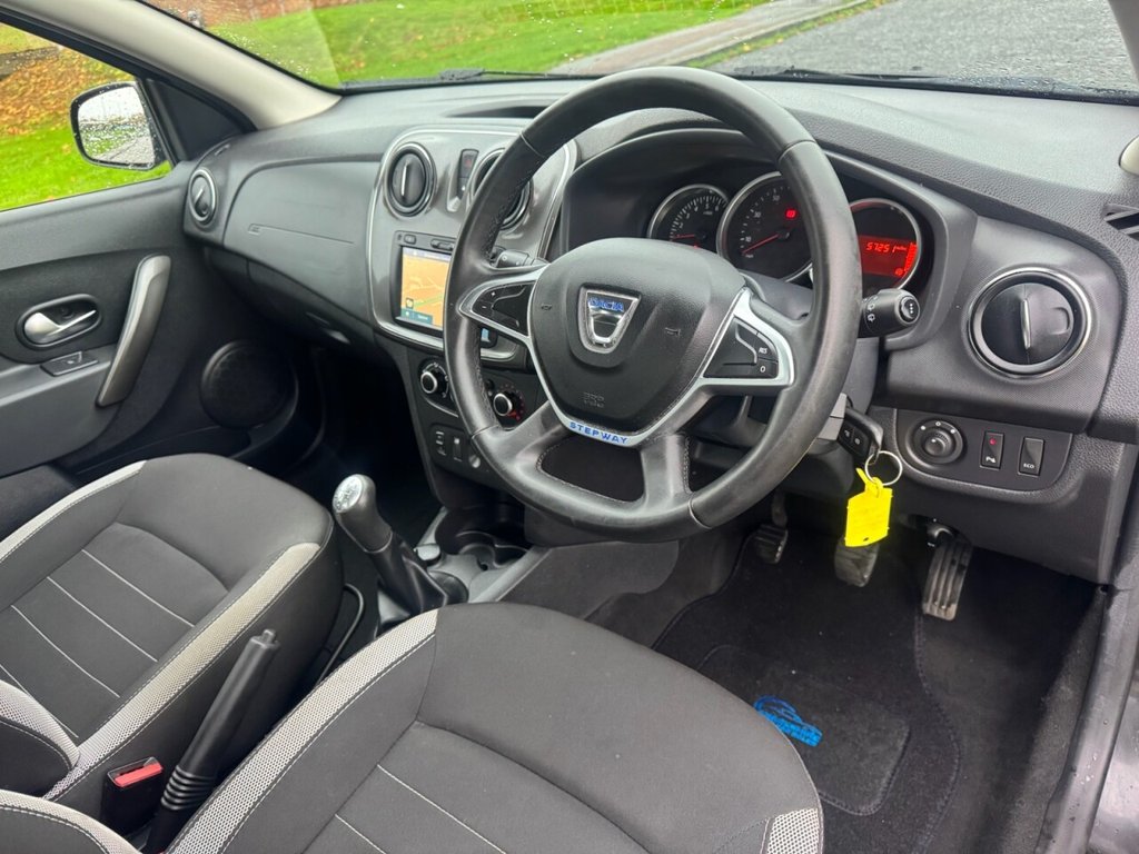 Used Dacia Sandero Stepway 2017 for sale - 76617266: Photo 24