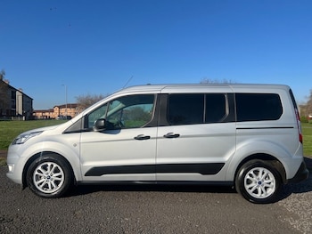 Used Ford Grand Tourneo Connect 2019 for sale - 76406462: Photo
