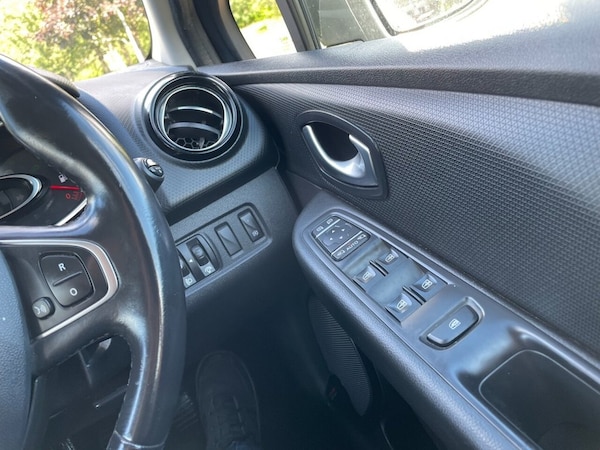Used Renault Clio 2018 for sale - 76223262: Photo 24