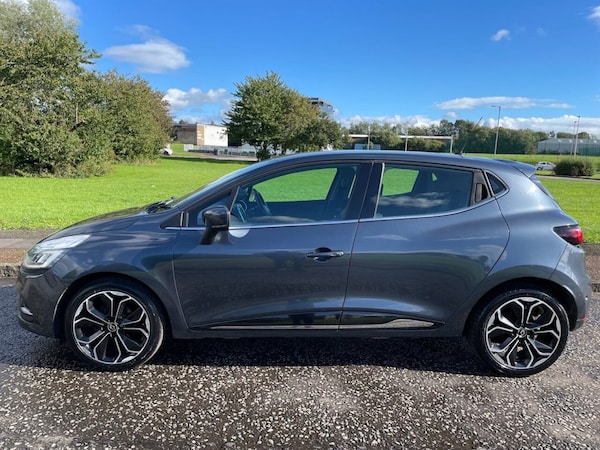 Used Renault Clio 2018 for sale - 76223262: Photo 2