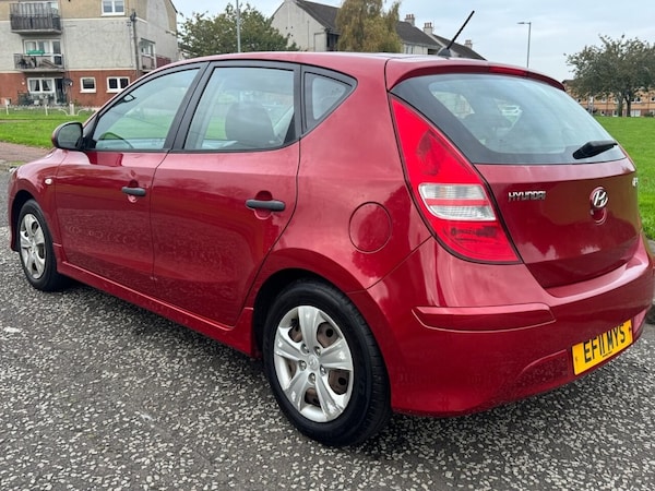 Used Hyundai i30 2011 for sale - 76313221: Photo 4
