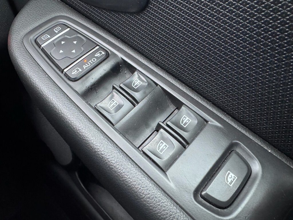 Used Renault Clio 2016 for sale - 76910111: Photo 25