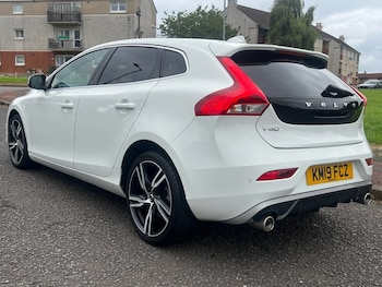 Used Volvo V40 2019 for sale - 75537926: Photo