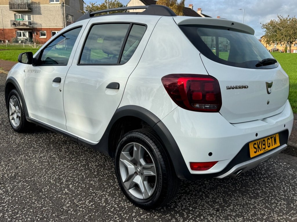 Used Dacia Sandero Stepway 2019 for sale - 76345903: Photo 4