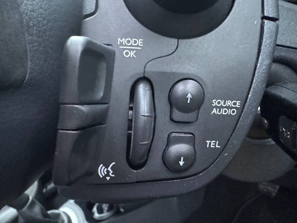 Used Renault Clio 2012 for sale - 77212839: Photo 26