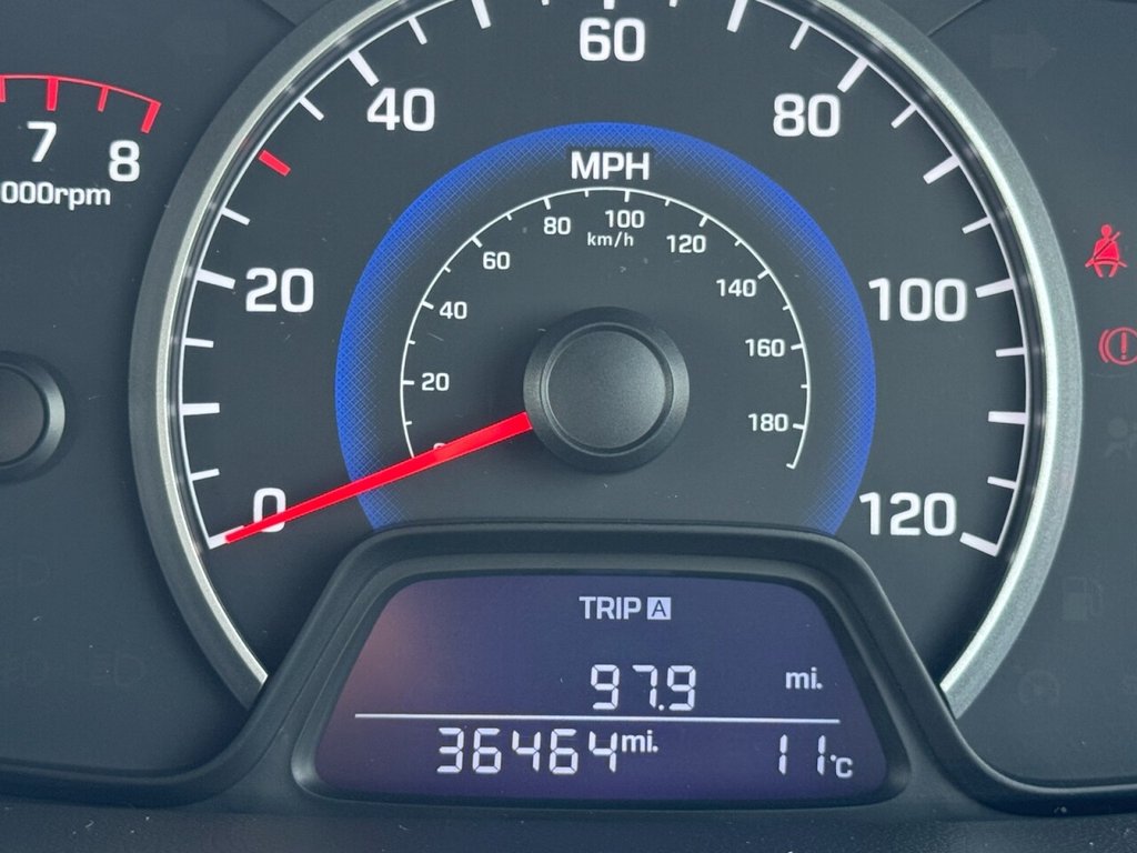Used Hyundai i10 2014 for sale - 76368030: Photo 30