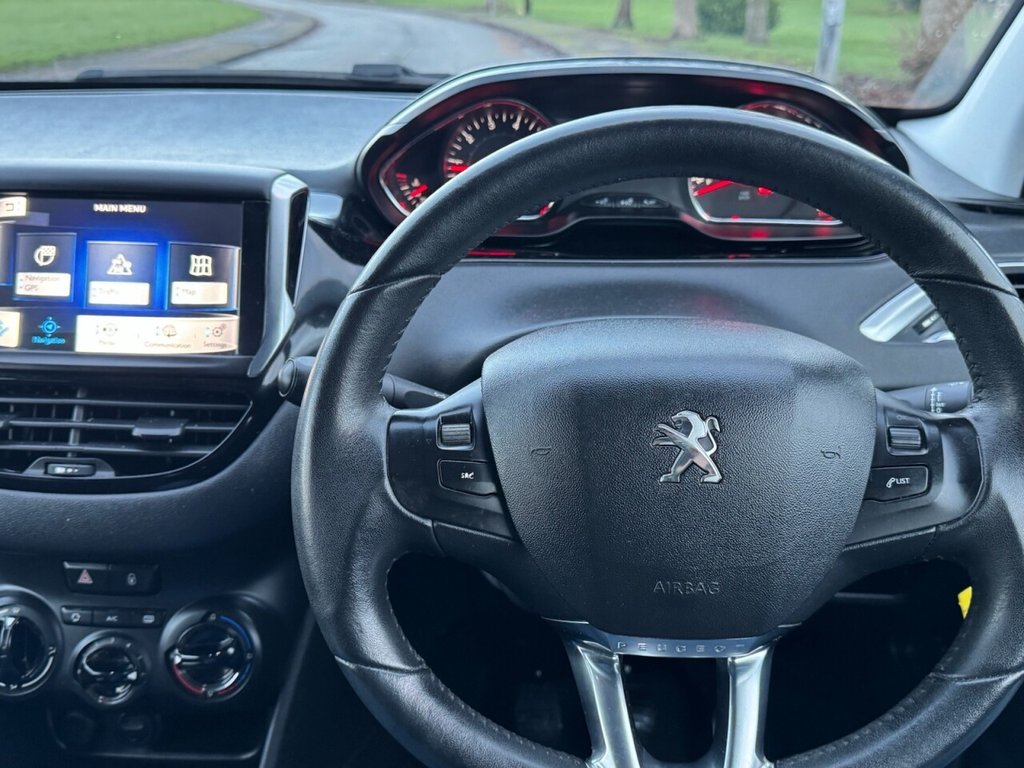 Used Peugeot 208 2014 for sale - 77026986: Photo 32