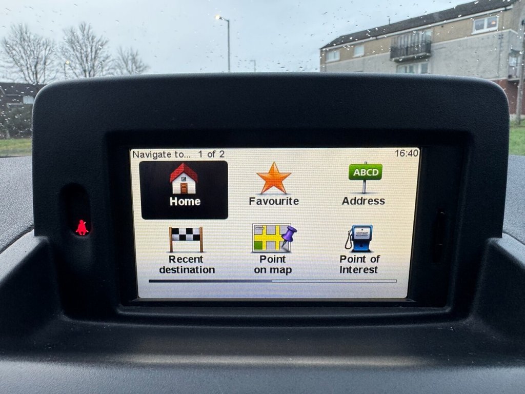 Used Renault Clio 2012 for sale - 77250362: Photo 32