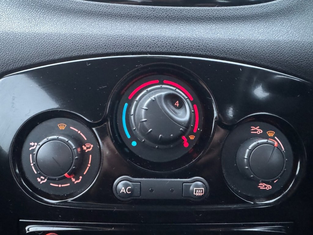 Used Renault Clio 2012 for sale - 77250362: Photo 35