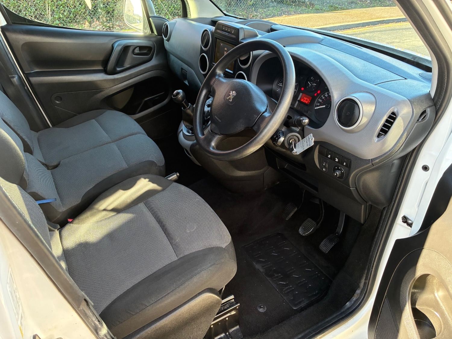 Used Peugeot Partner 2017 for sale - 77346215: Photo 18