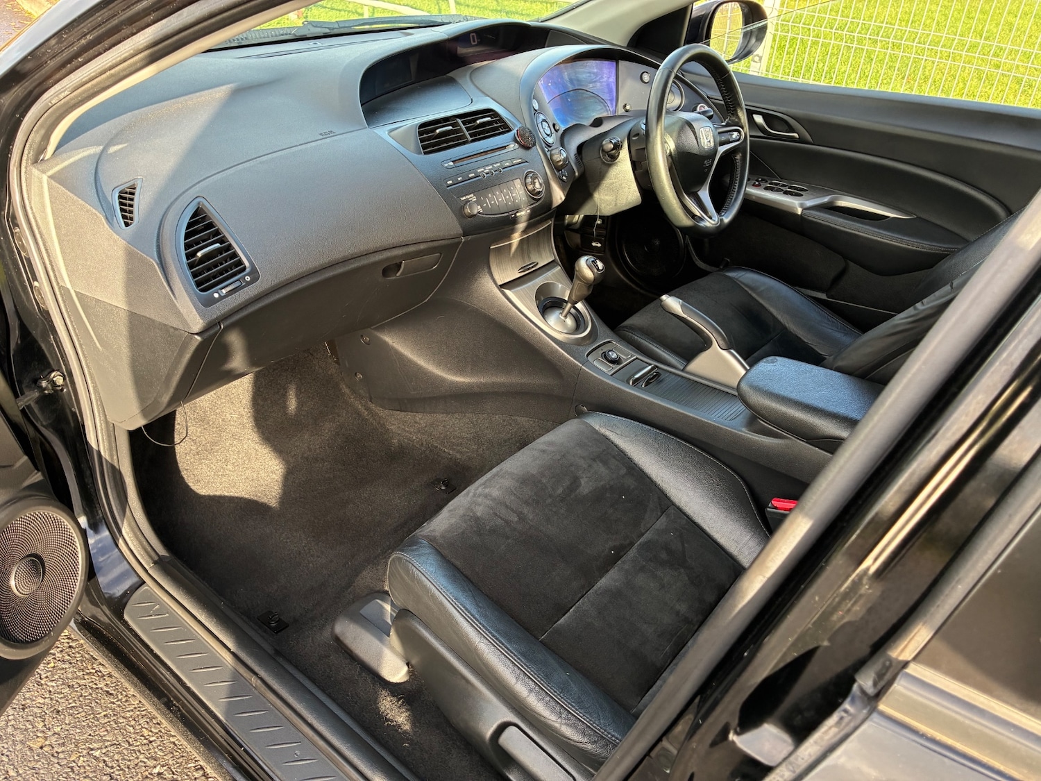 Used Honda Civic 2011 for sale - 77008924: Photo 3