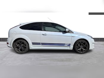 Used Ford Focus 2010 for sale - 76100110: Photo 2