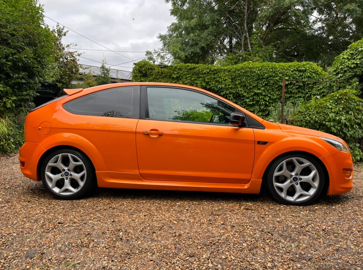 Used Ford Focus 2010 for sale - 76773657: Photo 3