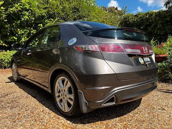 Used Honda Civic 2010 for sale - 79408526: Photo