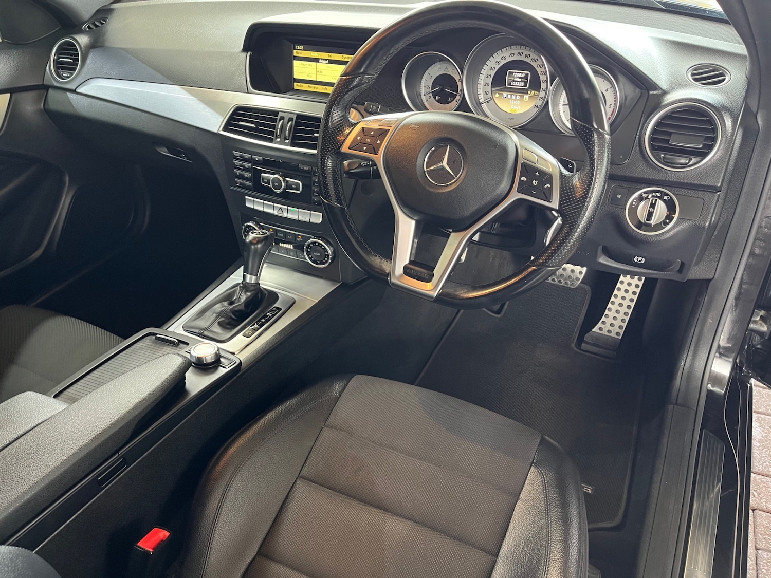 Used Mercedes-Benz C Class 2012 for sale - 76566723: Photo 17