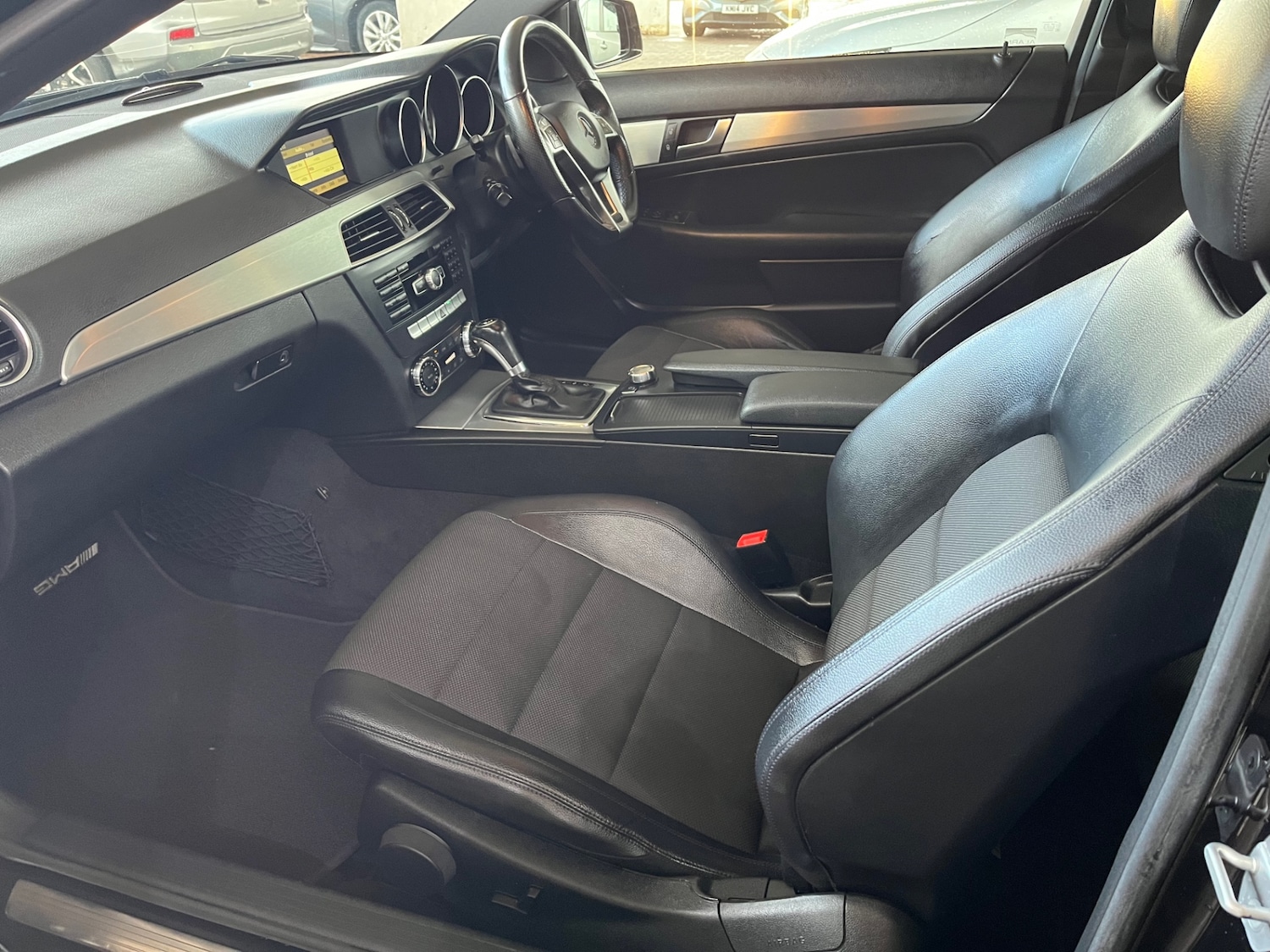 Used Mercedes-Benz C Class 2012 for sale - 76566723: Photo 4