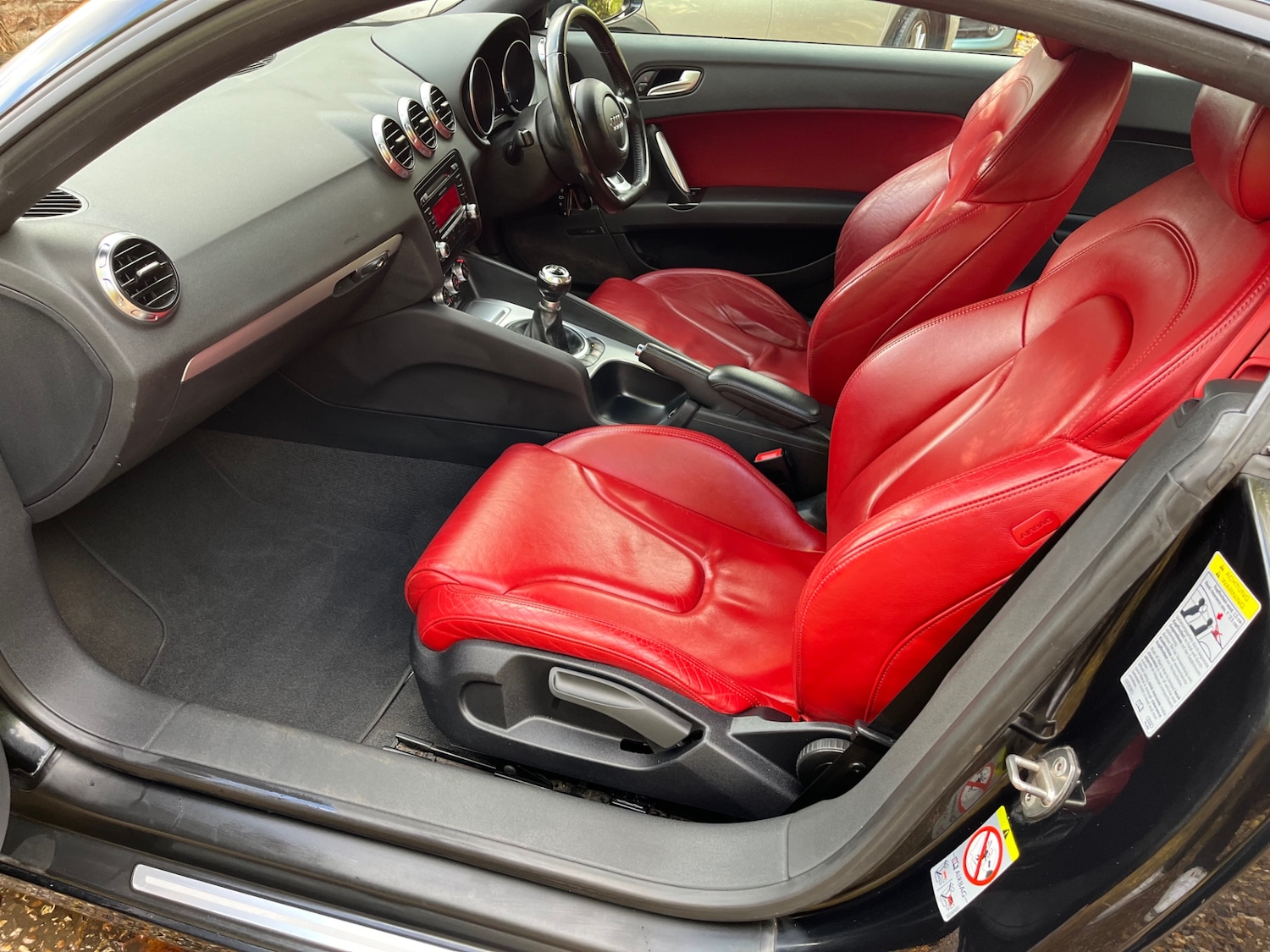 Used Audi TT 2010 for sale - 76330053: Photo 3