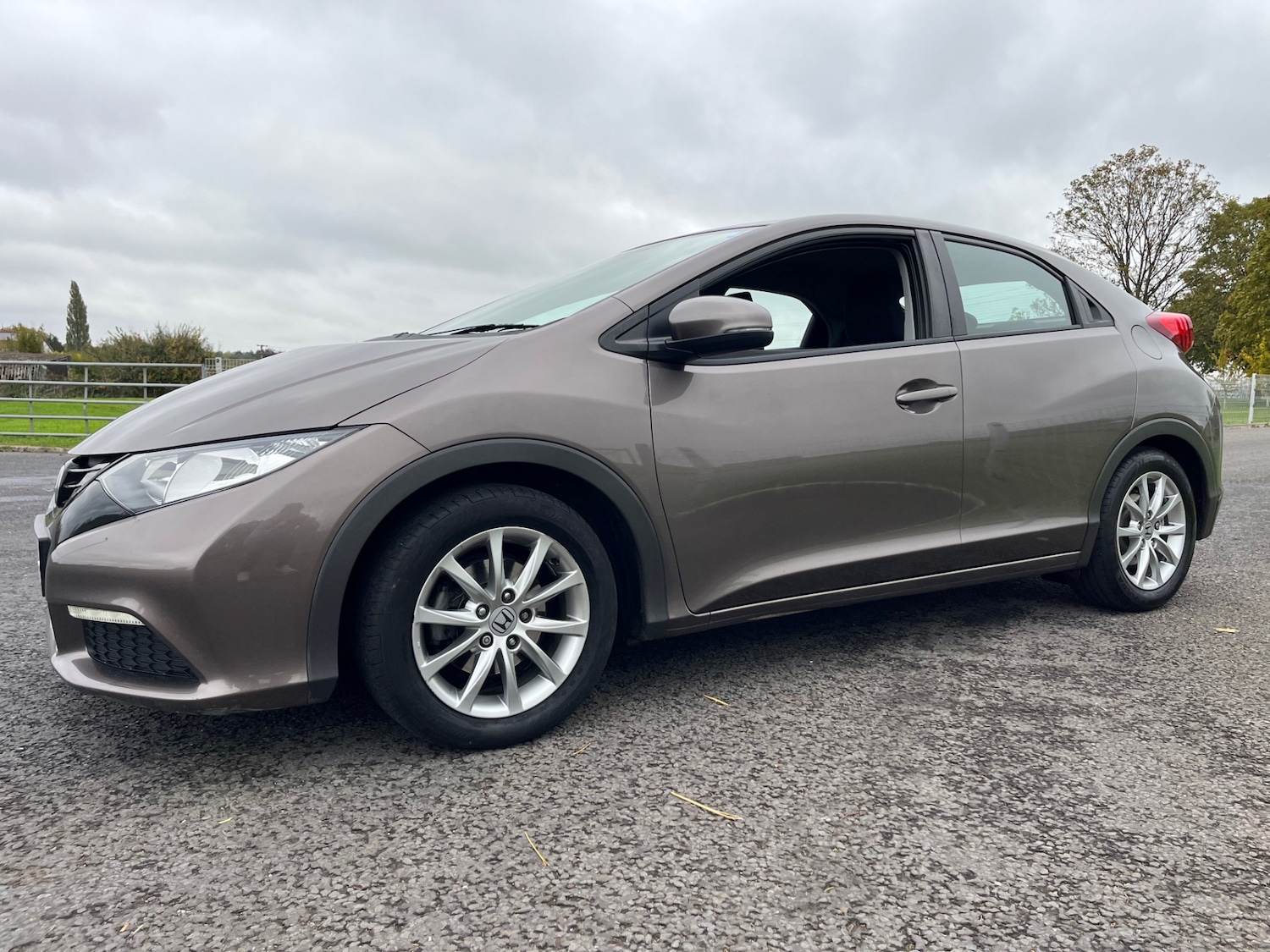 Used Honda Civic 2012 for sale - 76299460: Photo 18