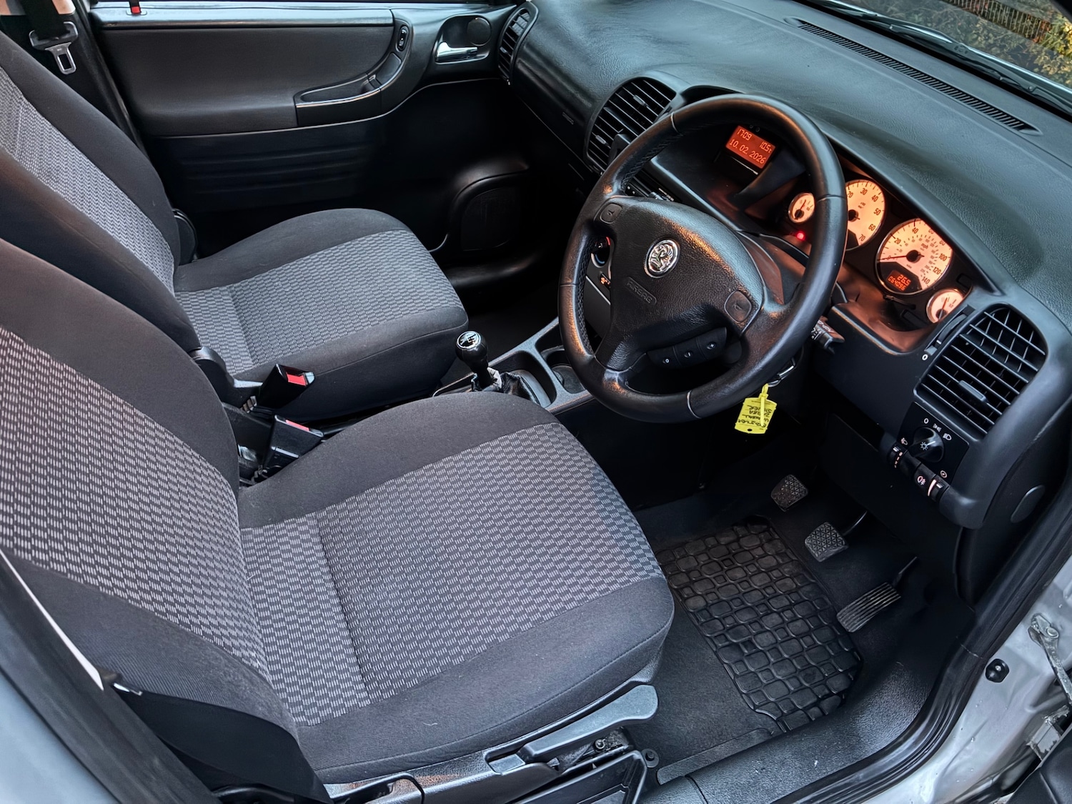 Used Vauxhall Zafira 2005 for sale - 77344672: Photo 18