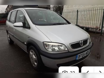 2005 (05) - 1.6i Design 5dr