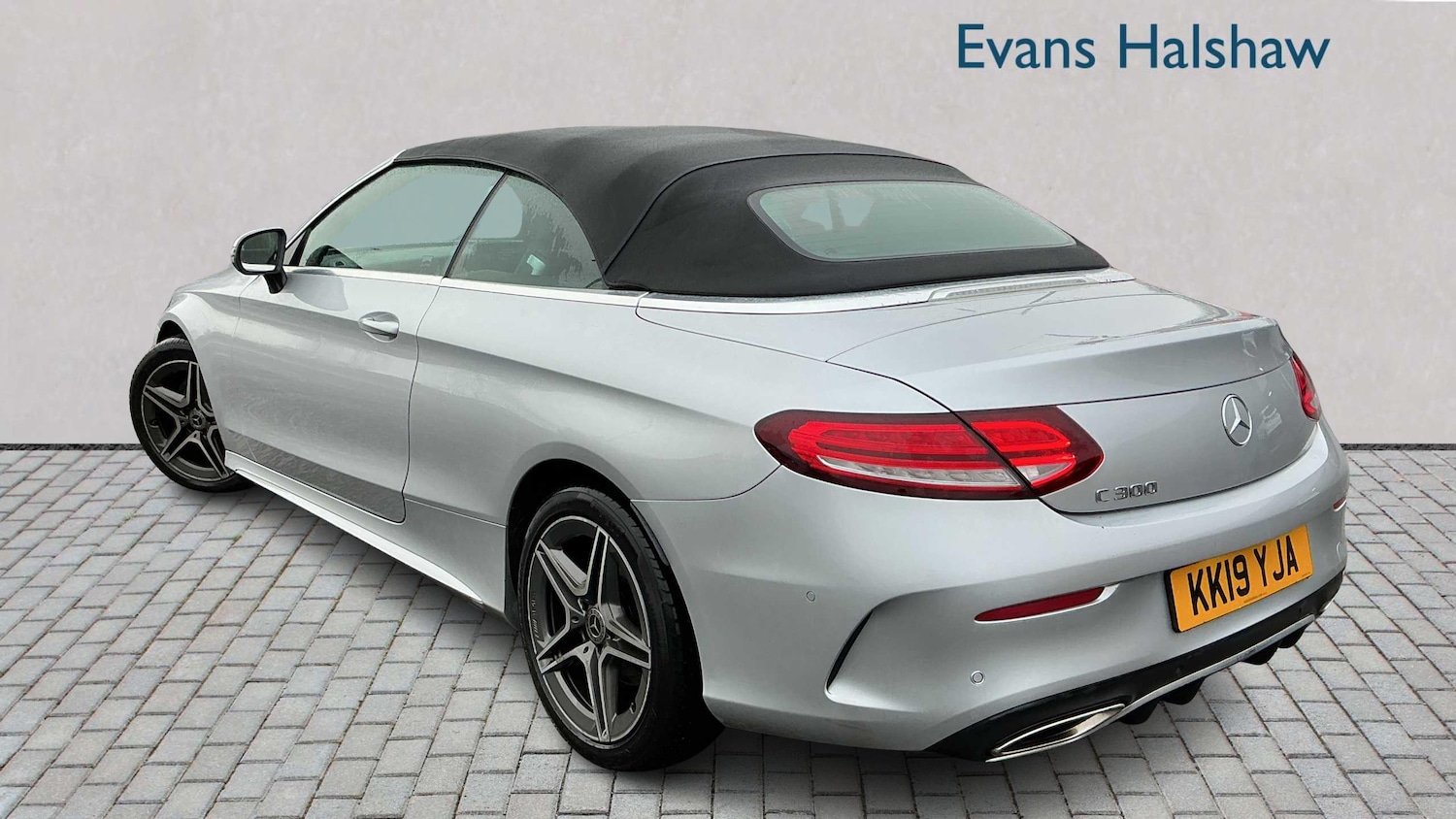 Used Mercedes-Benz C Class 2019 for sale - 77500405: Photo 2