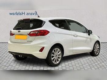 Used Ford Fiesta 2017 for sale - 76902312: Photo