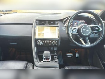 Used Jaguar E-Pace 2021 for sale - 77134884: Photo