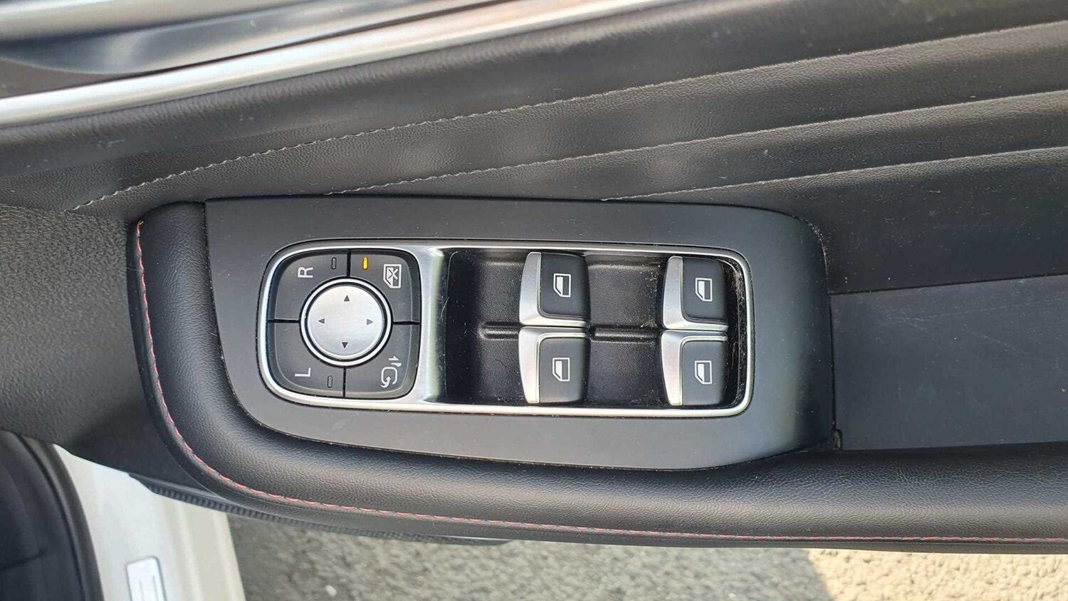 Vehicle 33