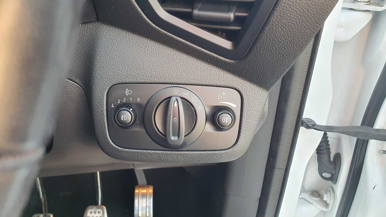 Used Ford Kuga 2018 for sale - 75917940: Photo 31