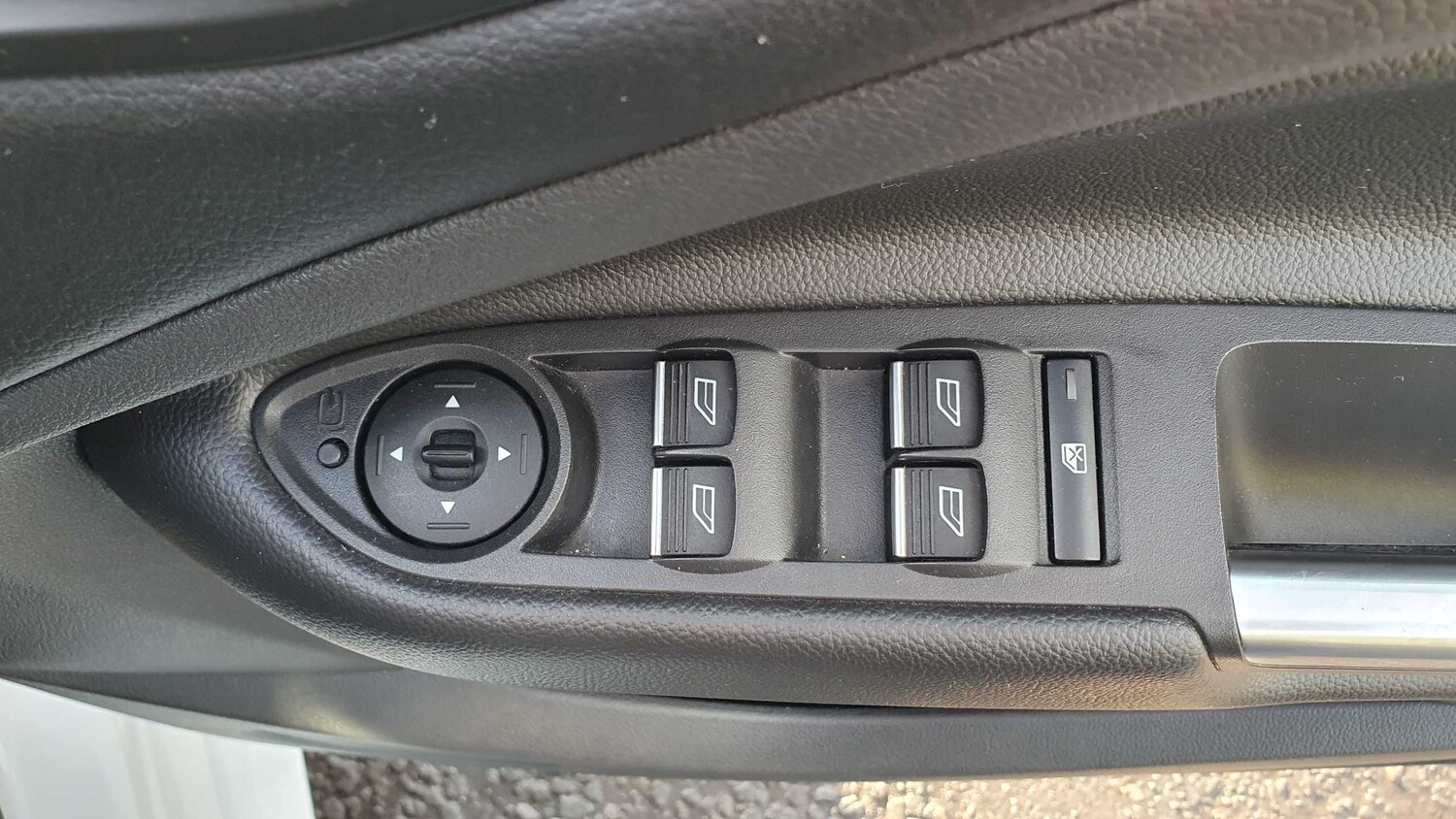 Used Ford Kuga 2018 for sale - 75917940: Photo 33