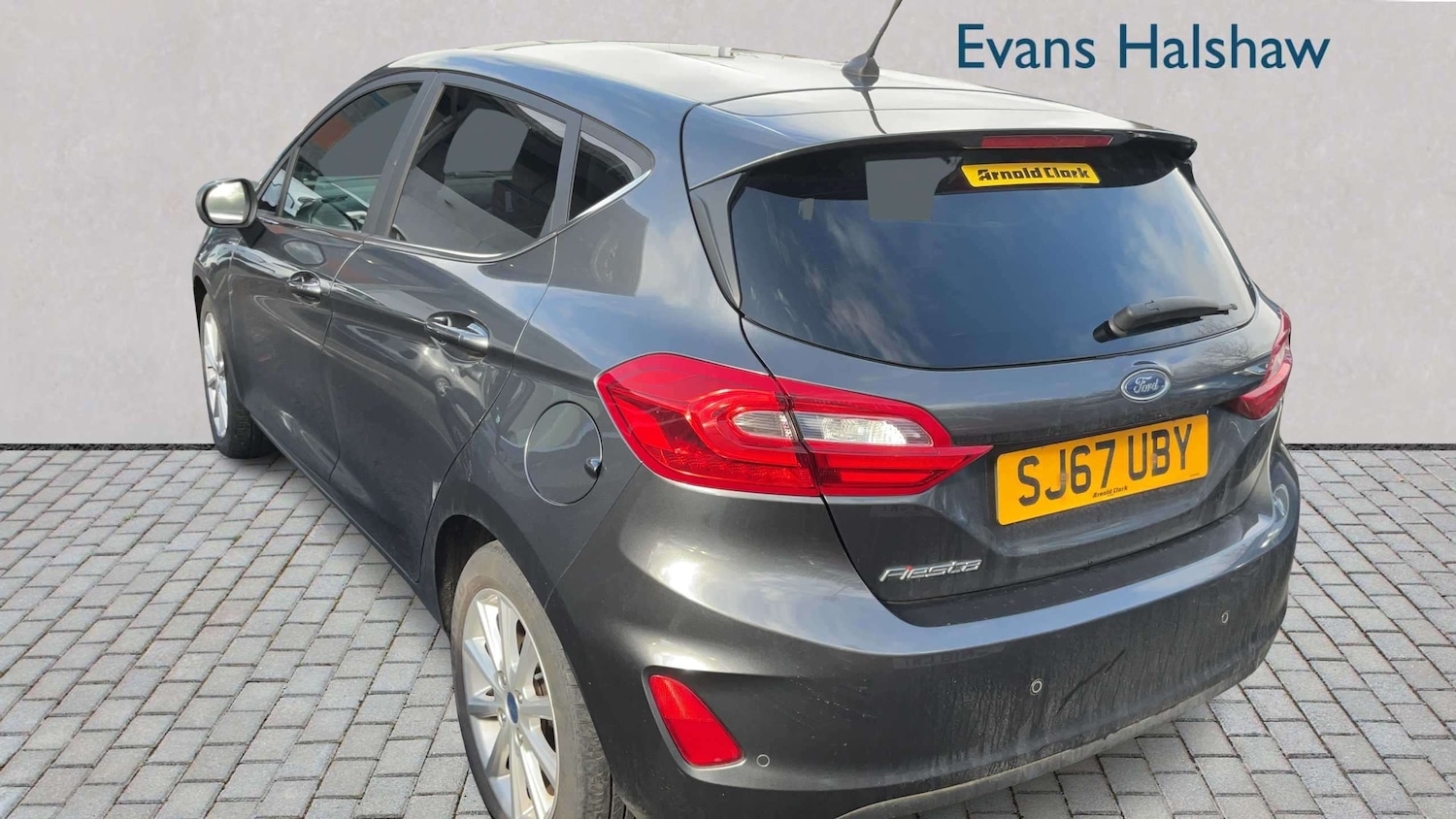 Used Ford Fiesta 2017 for sale - 77913815: Photo 2