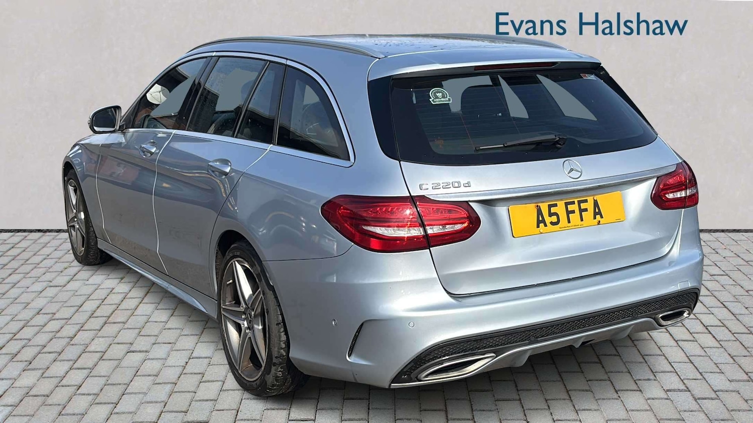 Used Mercedes-Benz C Class 2018 for sale - 77979454: Photo 2